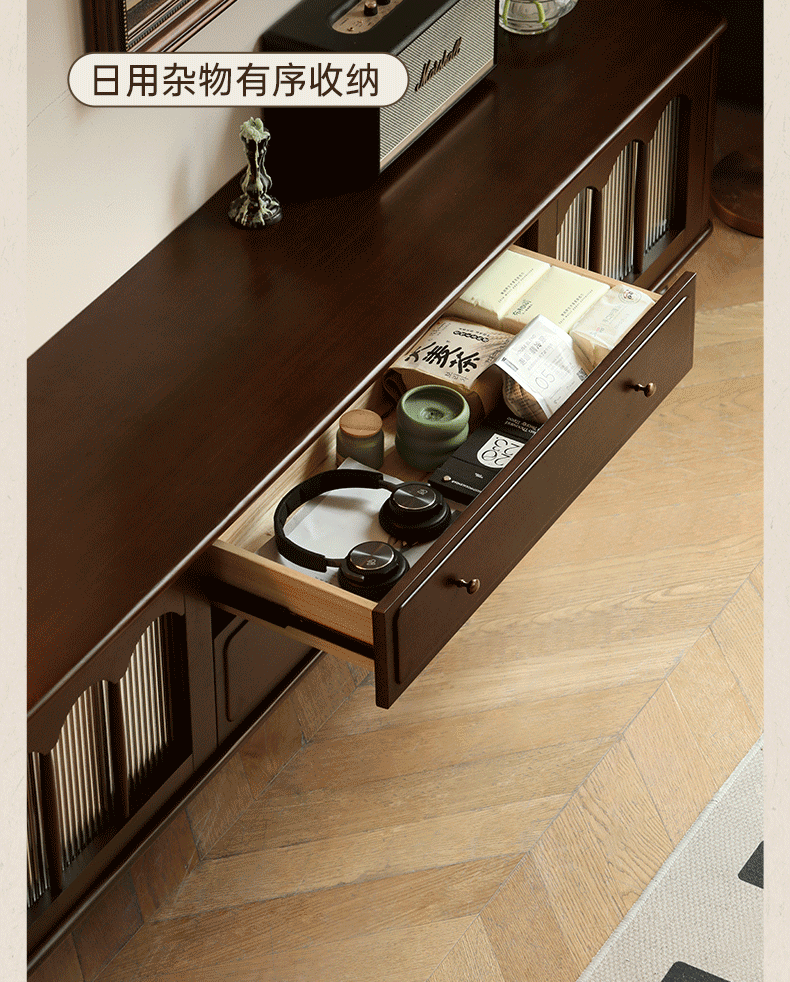 Poplar Solid Wood American Style TV Cabinet.