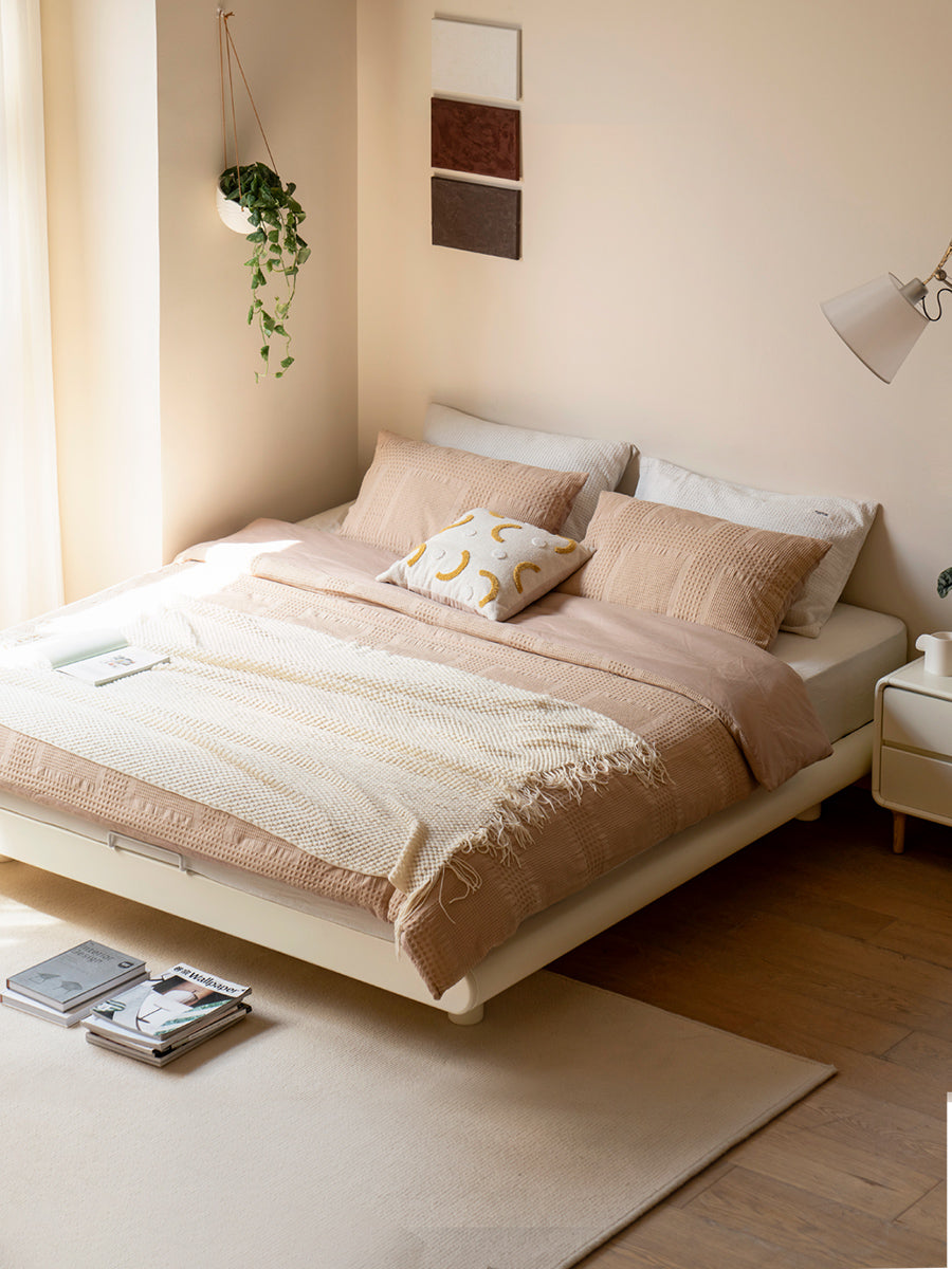 Poplar solid wood cream style Platform Bed<