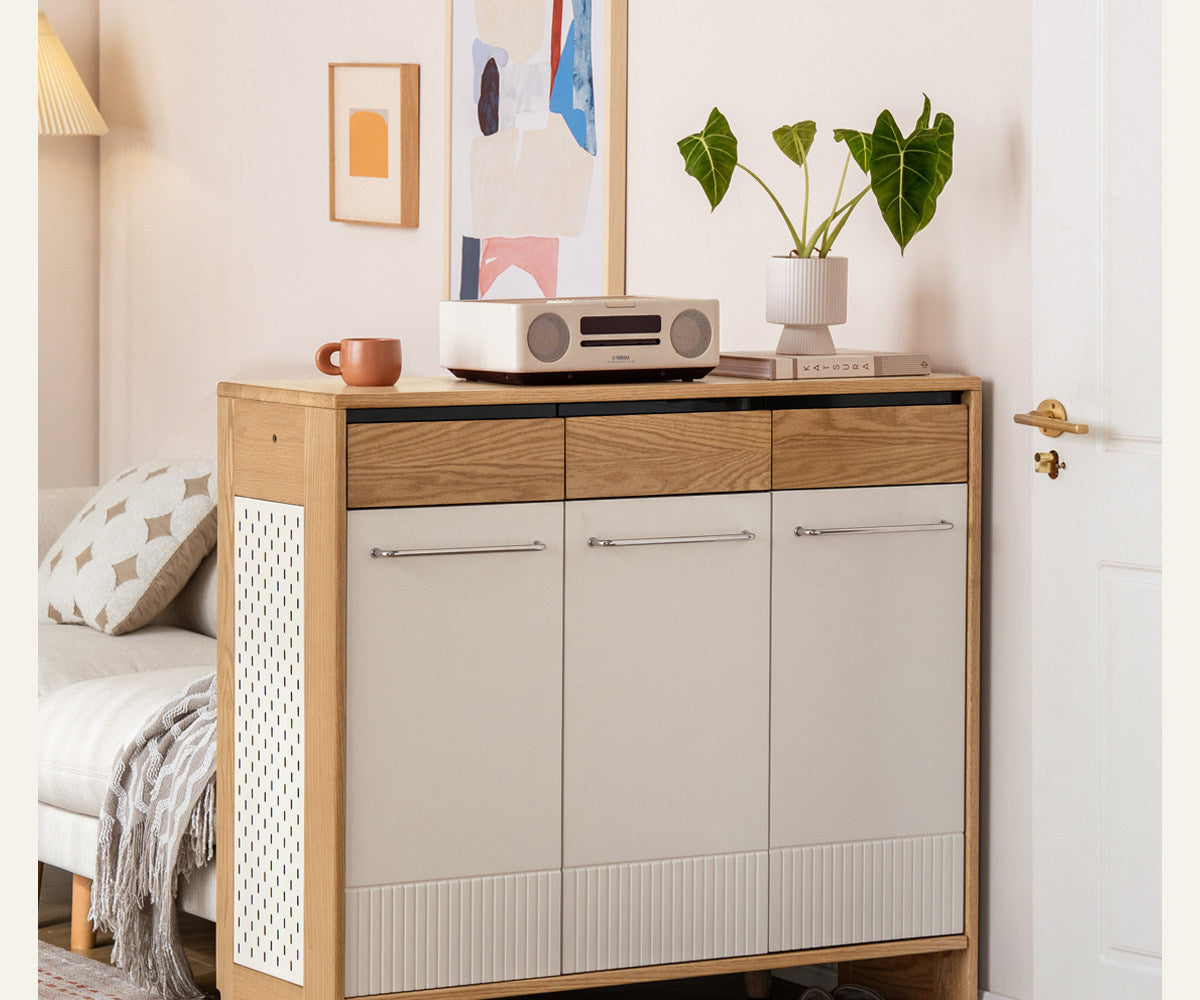 Oak Solid Wood Large Capacity Shoe Storage Cabinet with Fluted Panel Doors and Adjustable Shelves