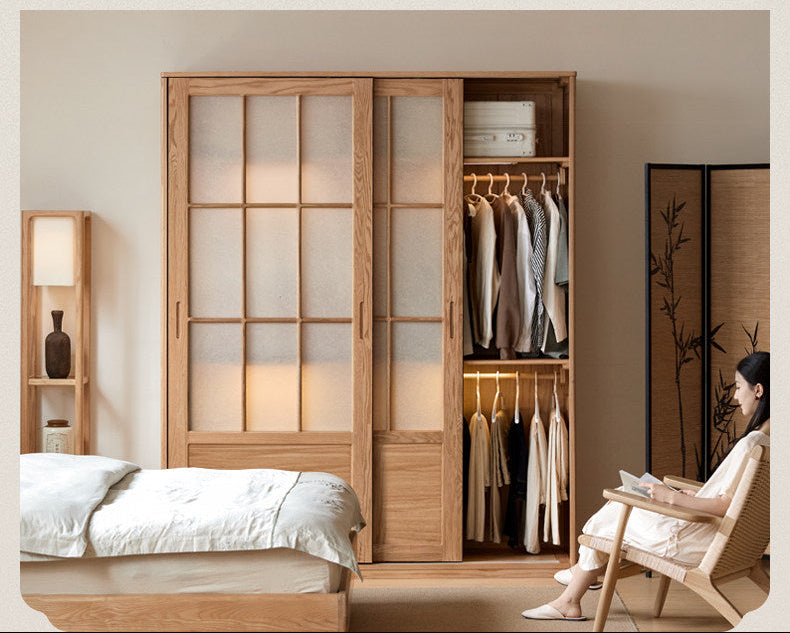 Oak Solid Wood Wardrobe Cabinet with Minimalist Songshi Storage