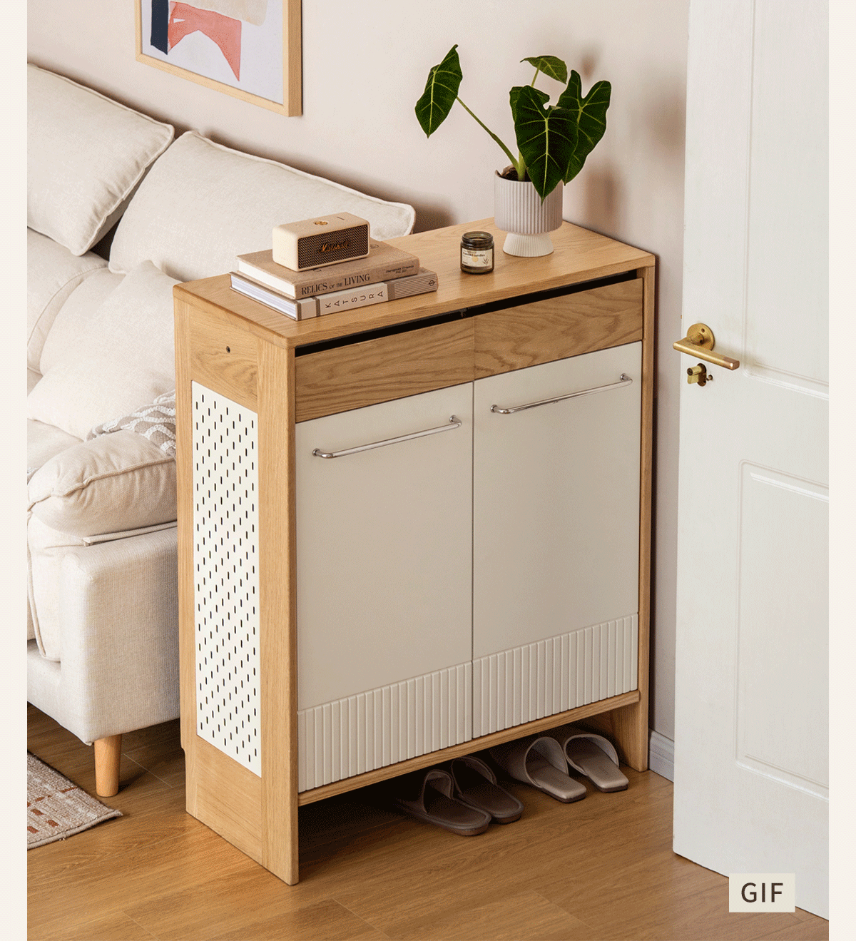 Oak Solid Wood Large Capacity Shoe Storage Cabinet with Fluted Panel Doors and Adjustable Shelves