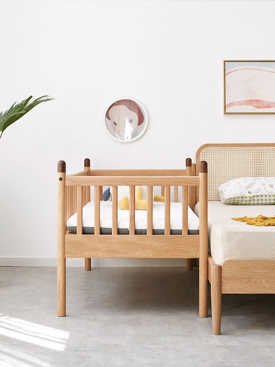 Oak solid wood Toddler Bed<