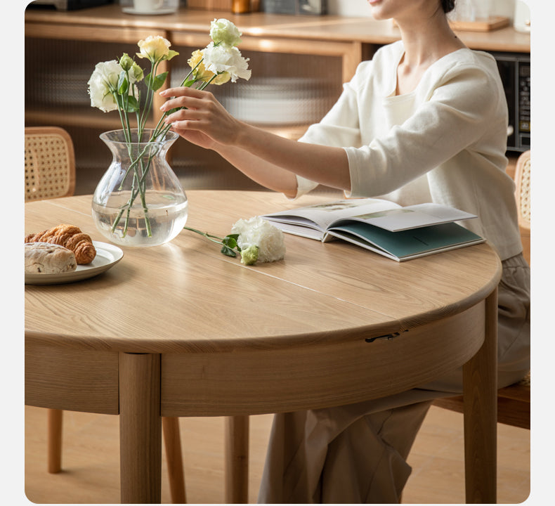 Oak, ash Solid Wood Retractable Round Dining Table