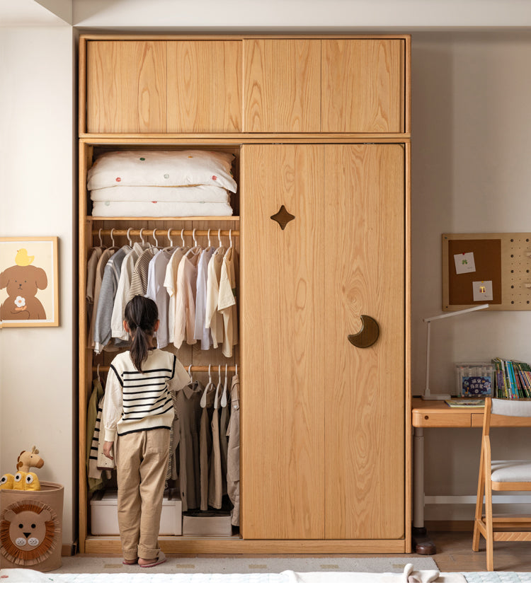 Oak Solid Wood Children's Sliding Door Wardrobe