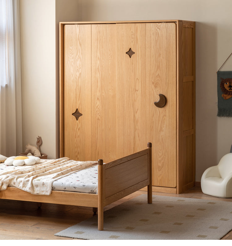 Oak Solid Wood Children's Sliding Door Wardrobe