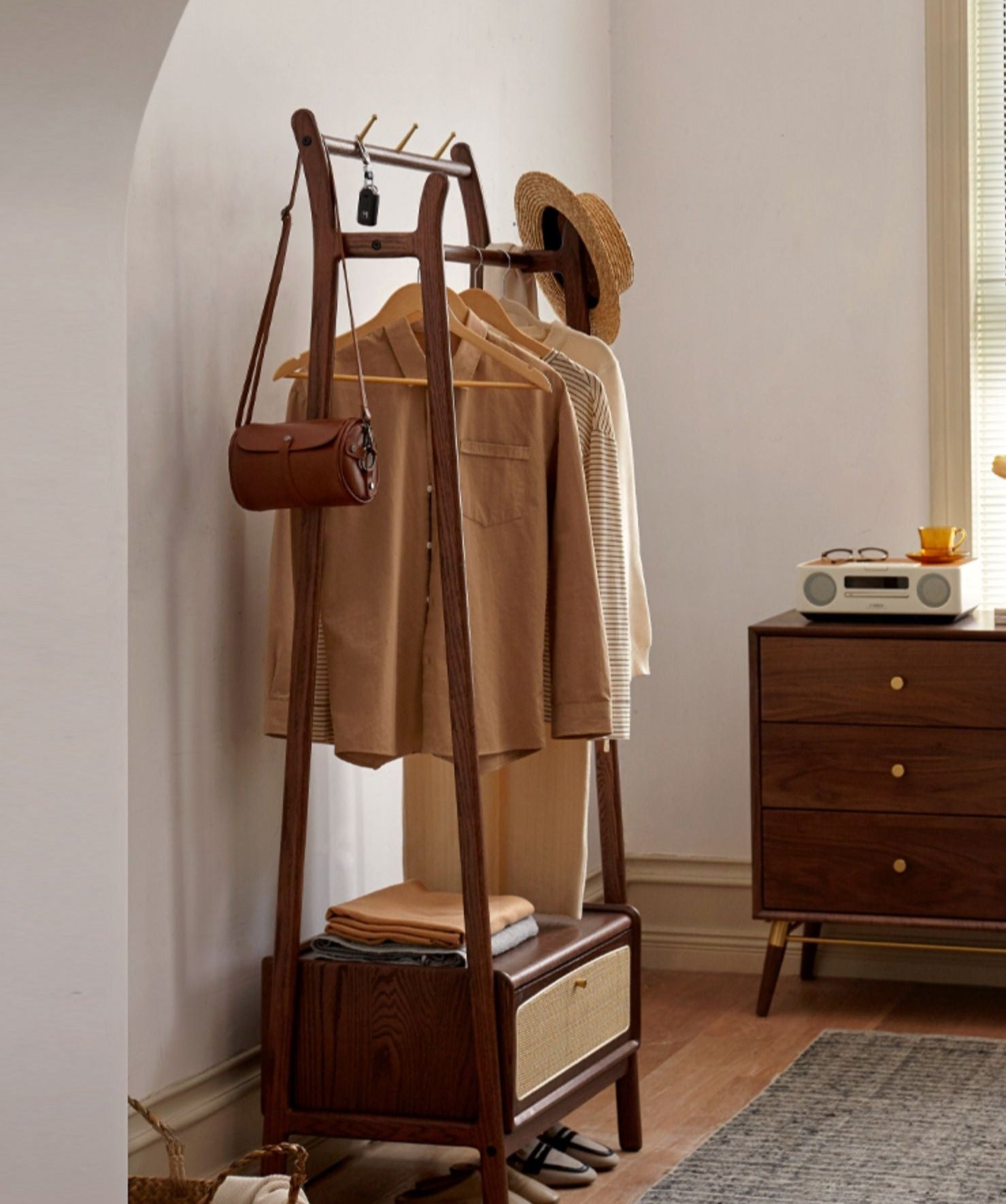 Oak Walnut color rattan hanger multi-functional coat rack**