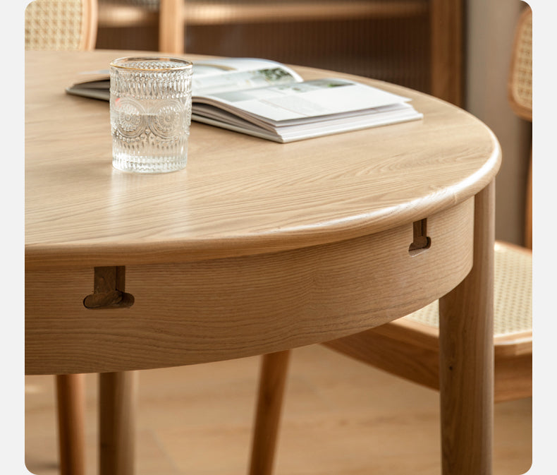 Oak, ash Solid Wood Retractable Round Dining Table