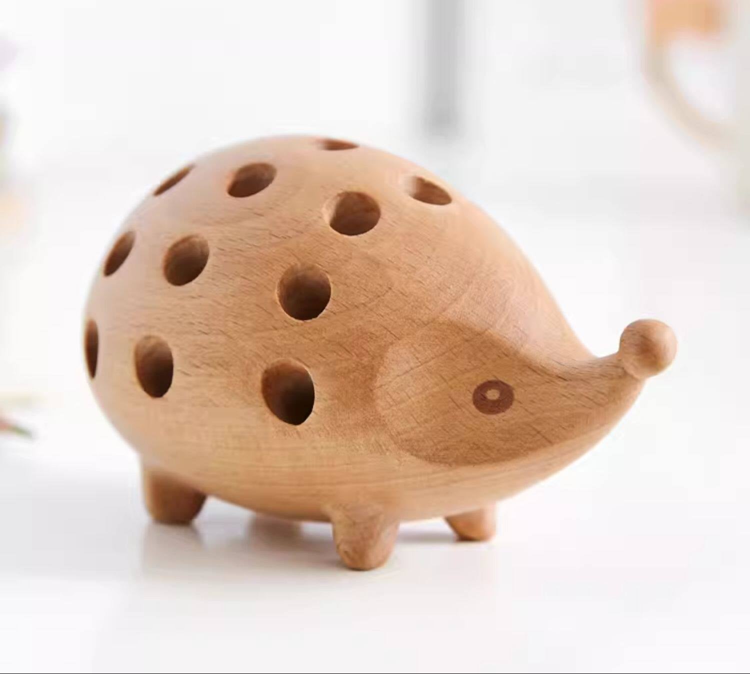 Beech Solid Wood Hedgehog Nordic Animal Pen Holder