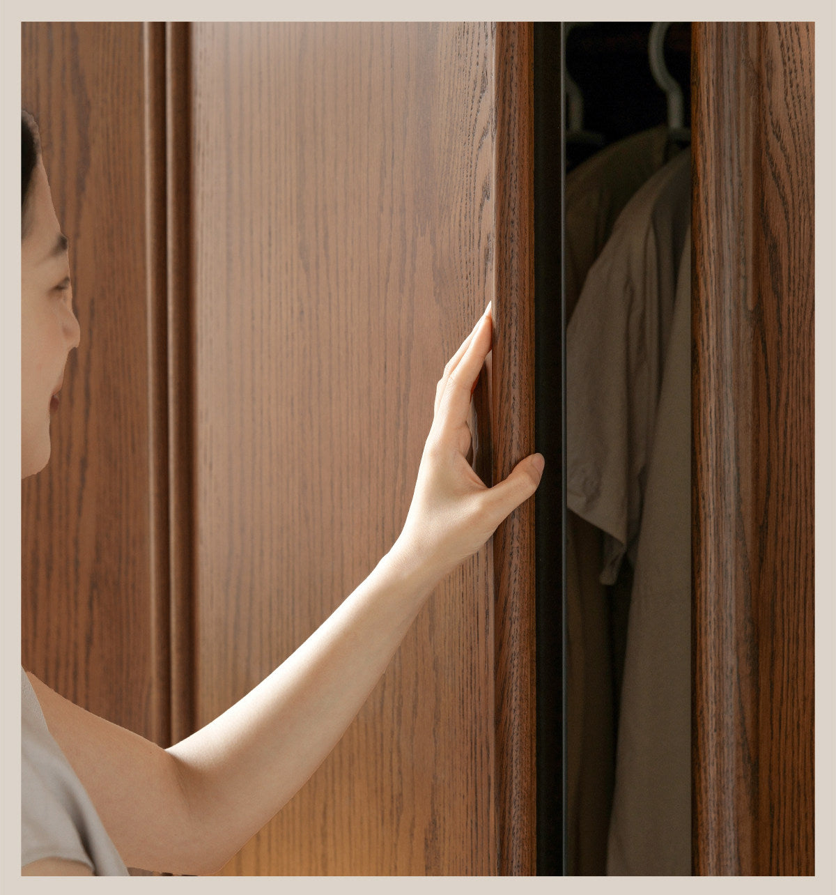 Oak Solid Wood Wardrobe with Italian Light Luxury Style and Double Doors