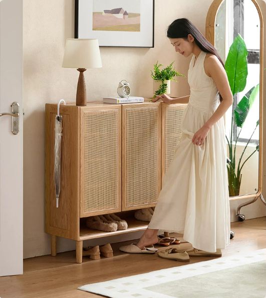 Oak Solid Wood Shoe Cabinet with Large Capacity and Vine Weaving Design