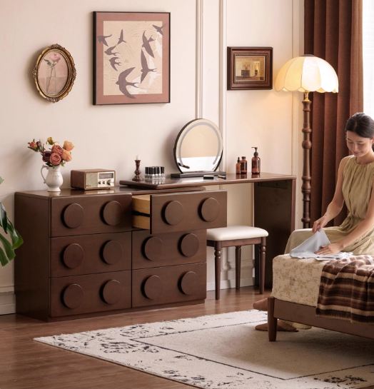Poplar Solid Wood Retro Medieval Style Rotating Dressing Table