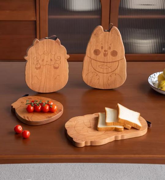 Cherry Solid Wood Pet-Shaped Cutting Board and Baby Food Plate