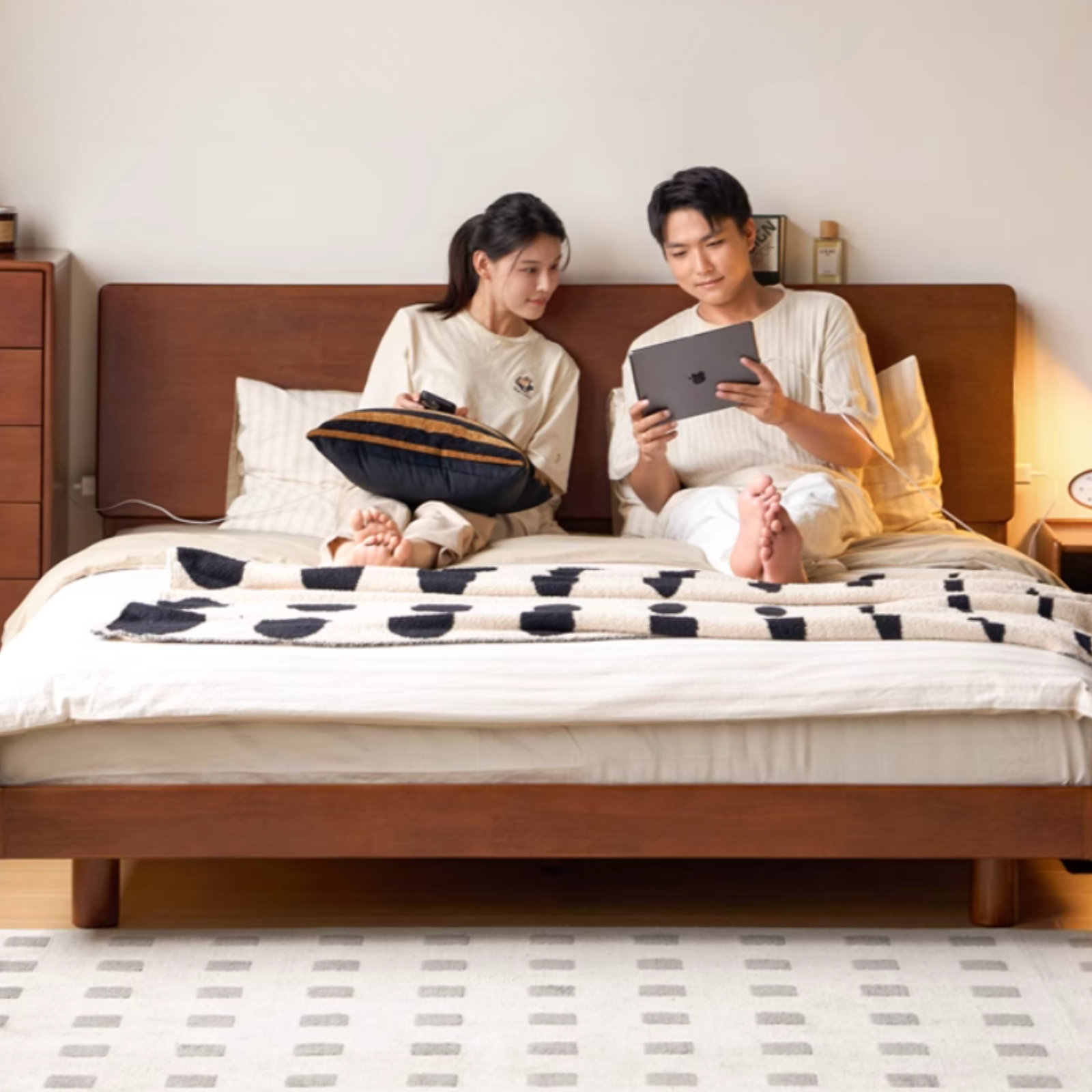 Rubber Solid Wood Antique color Bed