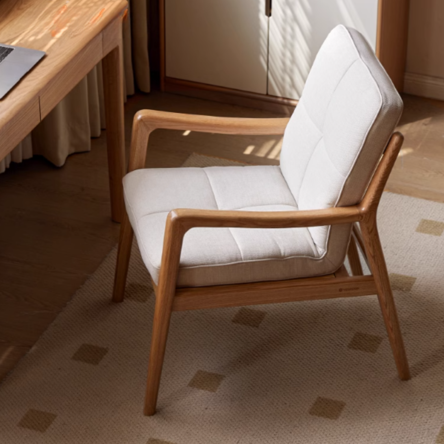 Oak Solid Wood Modern Backrest Cross-legged chair