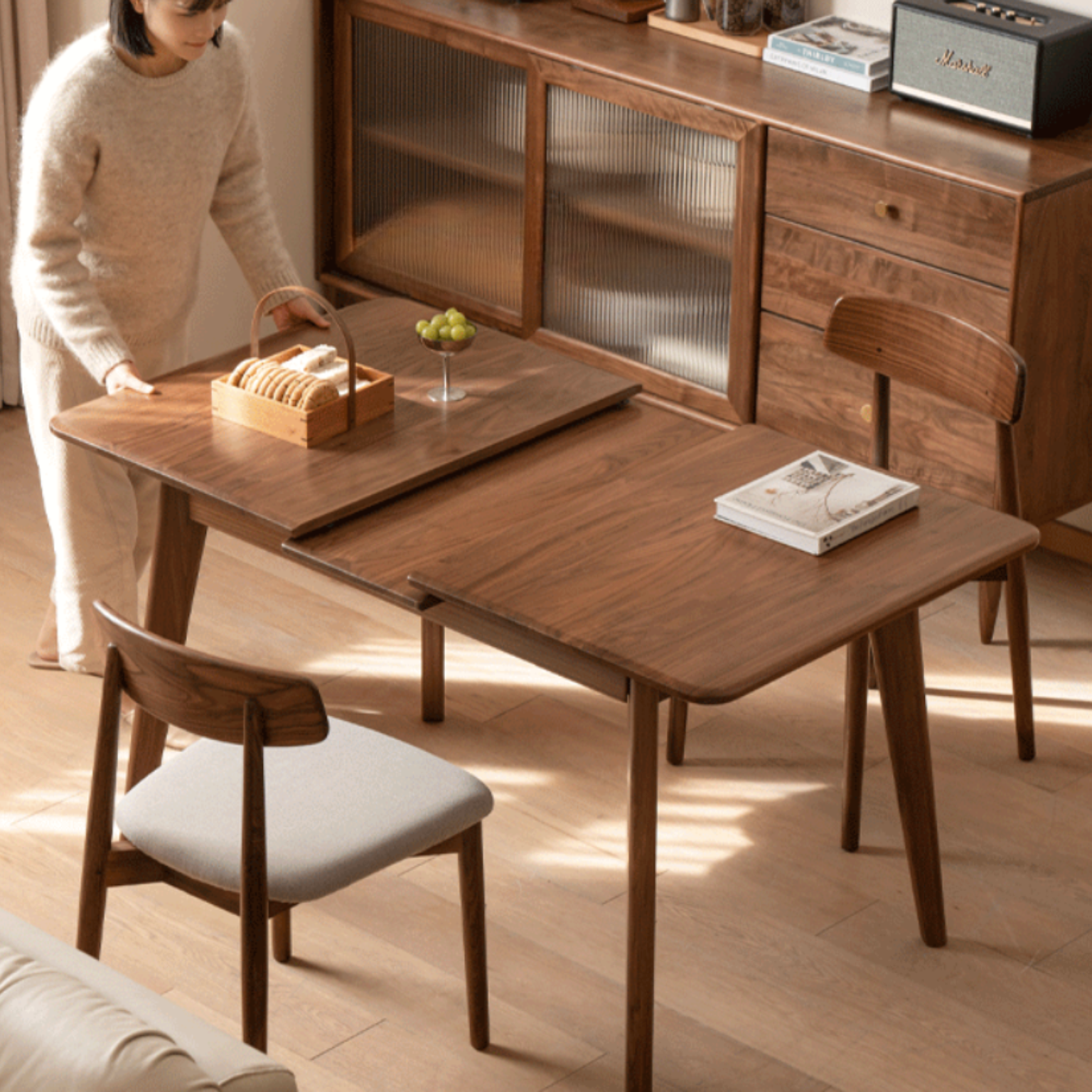 Black Walnut Solid Wood Telescopic Retractable Dining Table