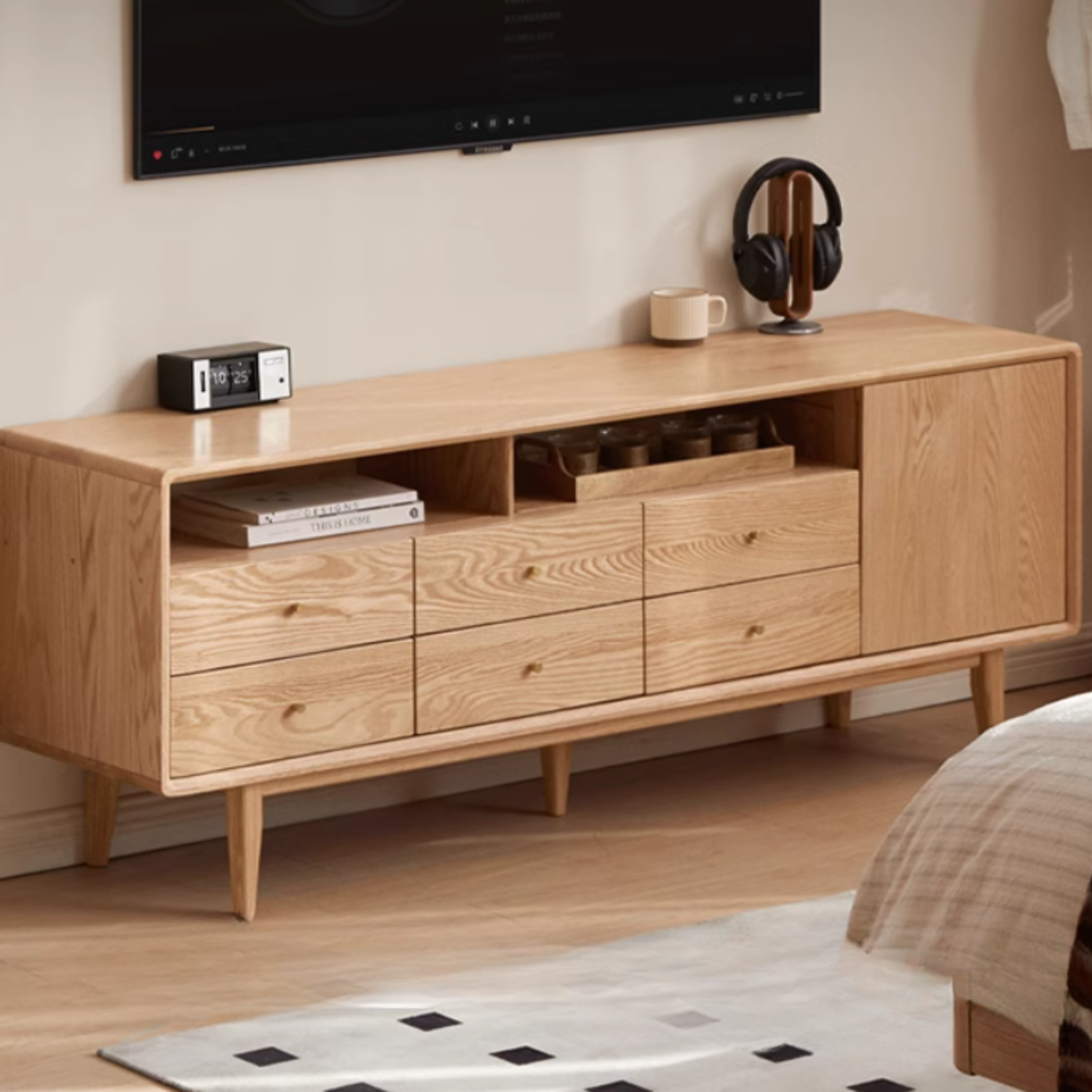 Oak Solid Wood Bedroom TV Cabinet: