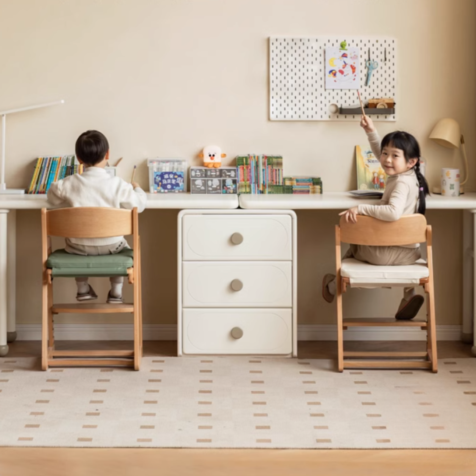 Poplar Solid Wood Cream Style Retractable Children's Double Desk