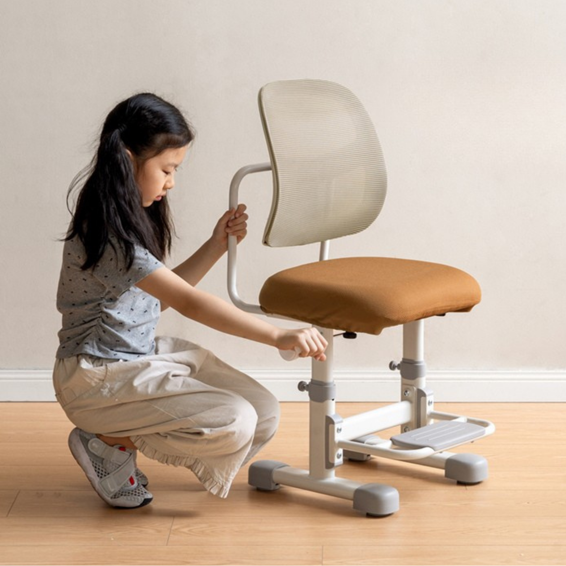 Ergonomic Height-Adjustable Kids Study Chair with Mesh Back and Footrest