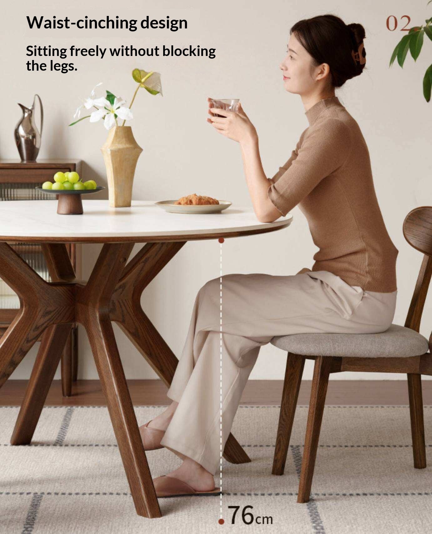 Oak Solid Wood Round Dining Table with Modern Minimalist Design