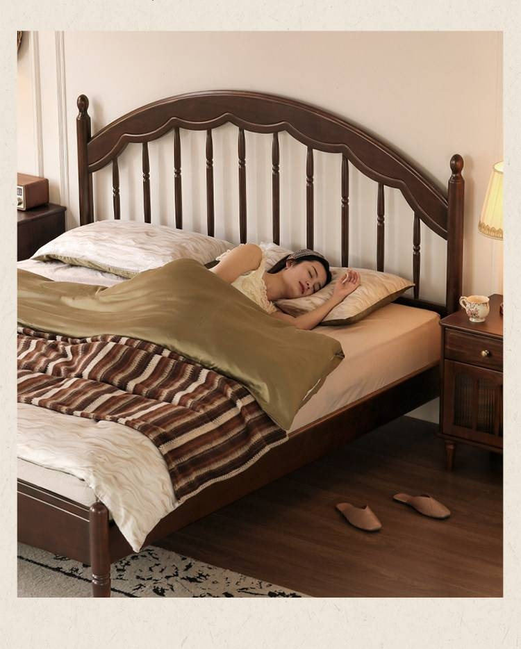 Poplar Solid Wood Bed — American Windsor Style with Retro Vertical Strip Design