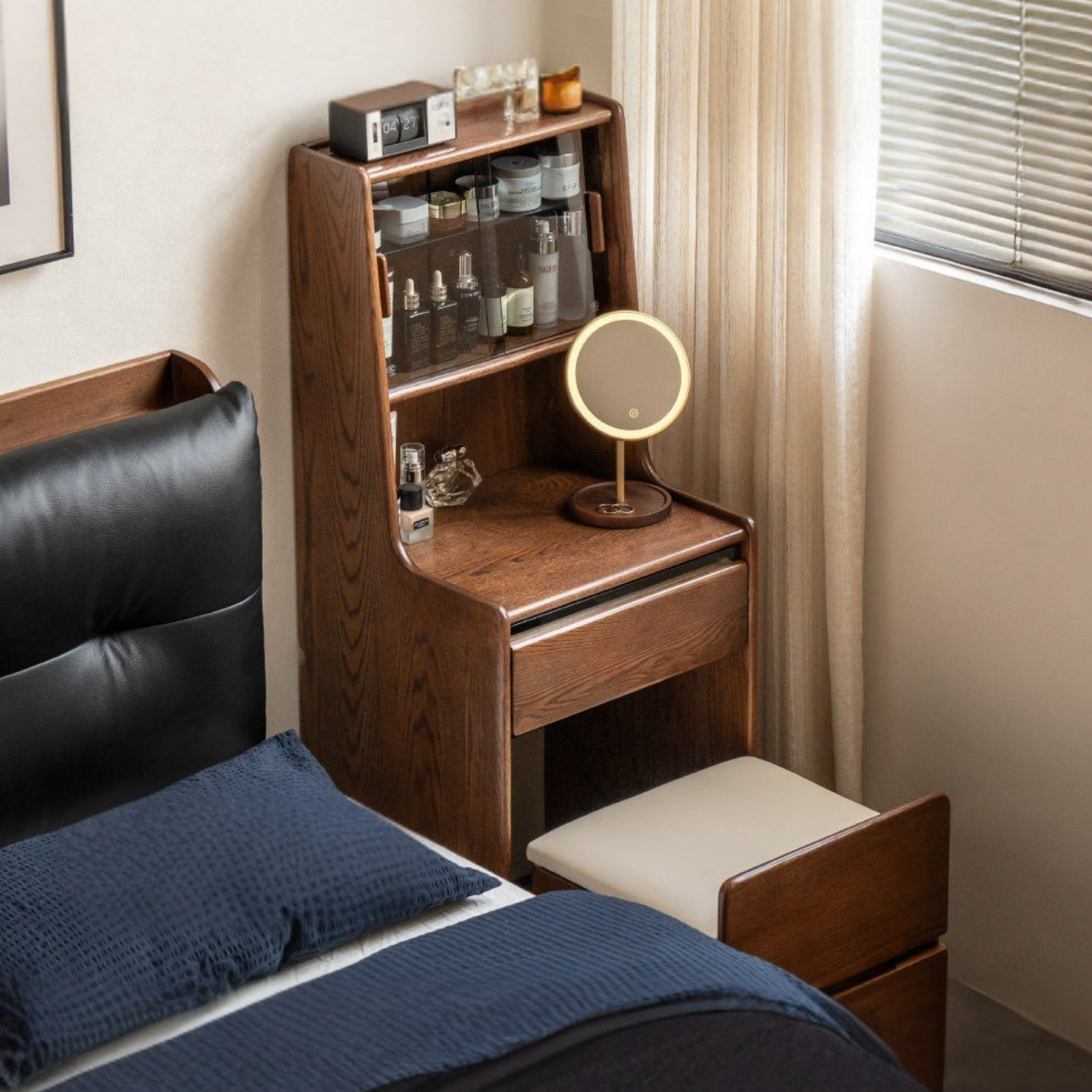 Oak Solid Wood, Rubberwood Solid Vanity Table with Drawers and Modern Minimalist Design