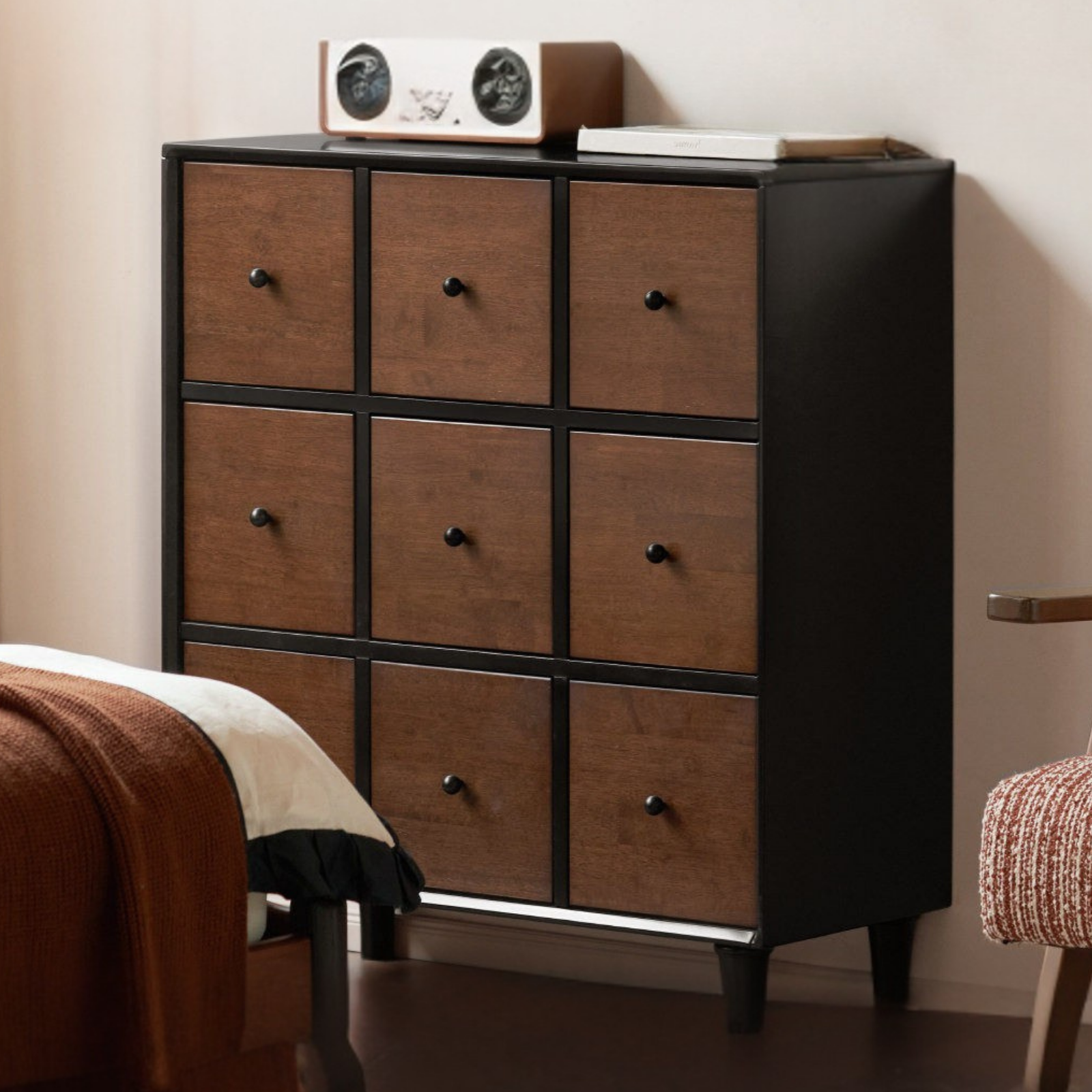 Rubberwood Solid  9-Drawer Dresser, Mid Century Bedroom Storage Cabinet