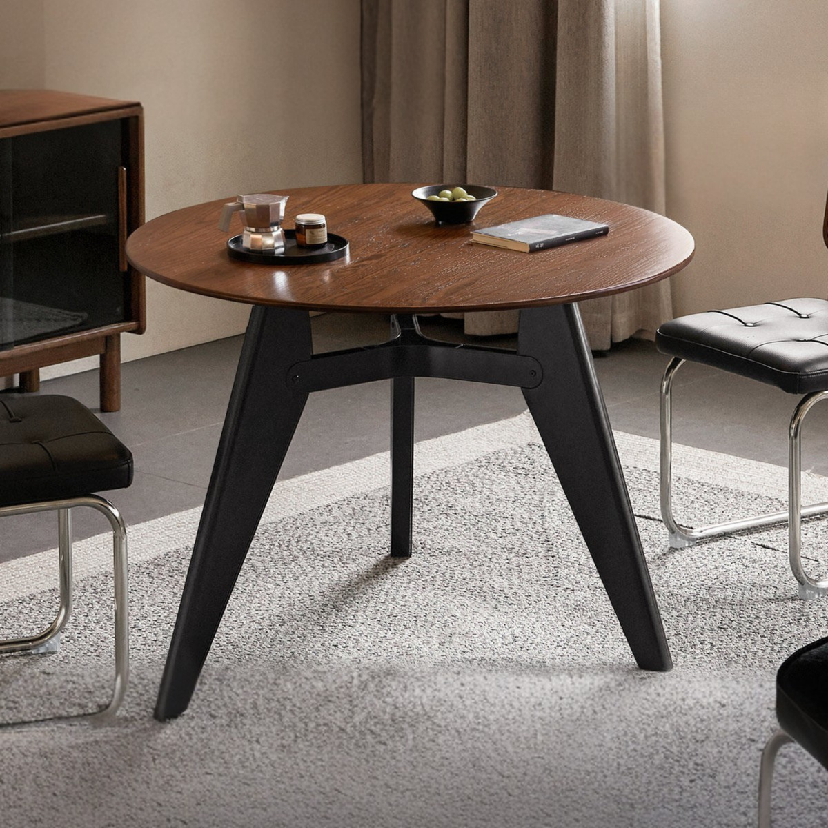 Oak Solid Wood Round Dining Table with Walnut-Stained Base
