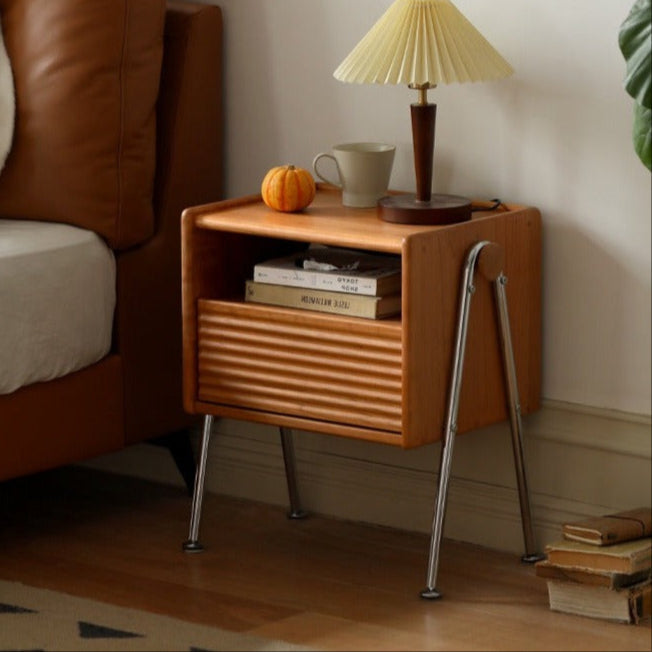 Cherry wood Edward nightstand: