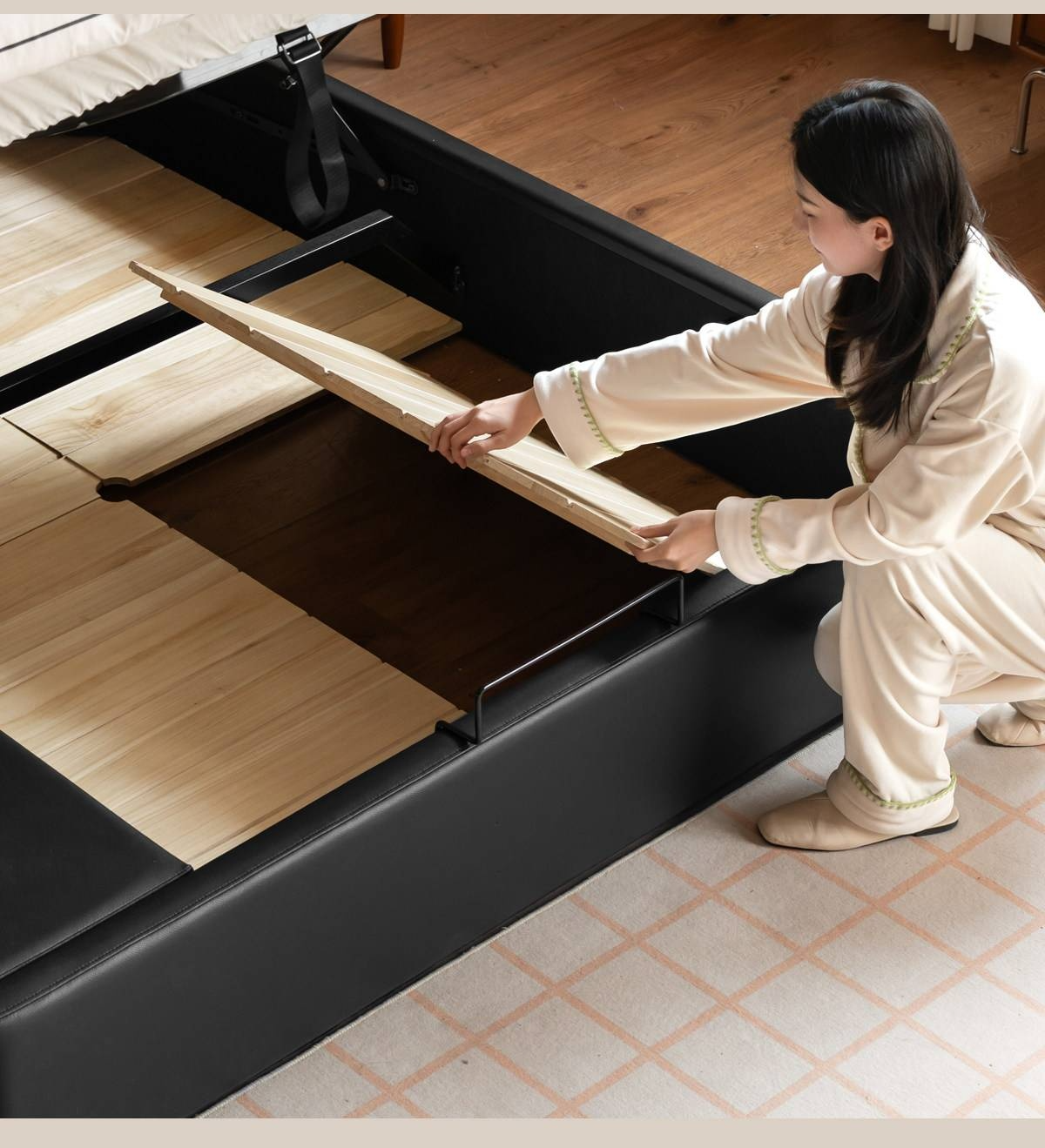 Genuine Leather Storage Bed with Tufted Headboard and Drawers