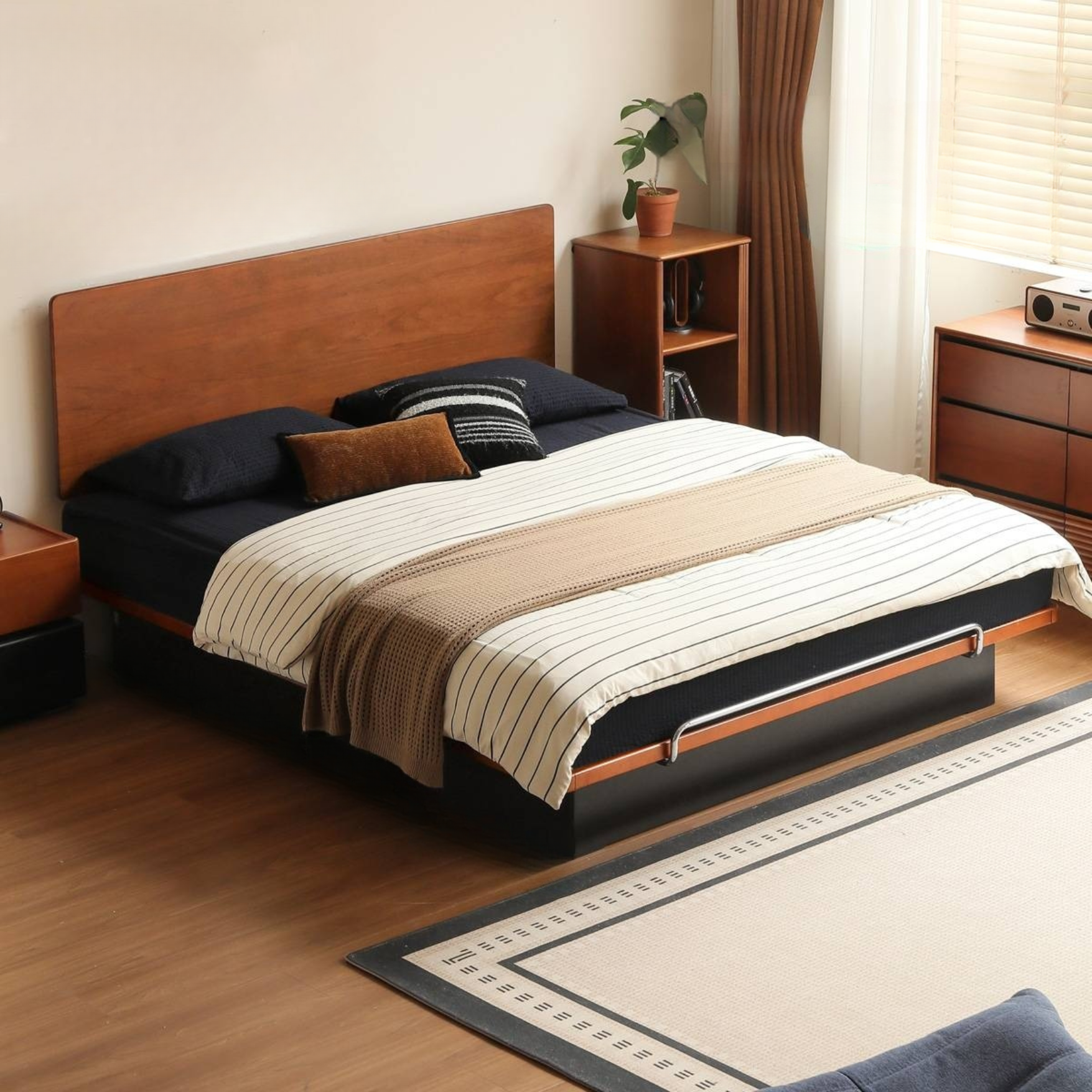 Poplar Solid Wood Suspended Box Bed Bauhaus Style