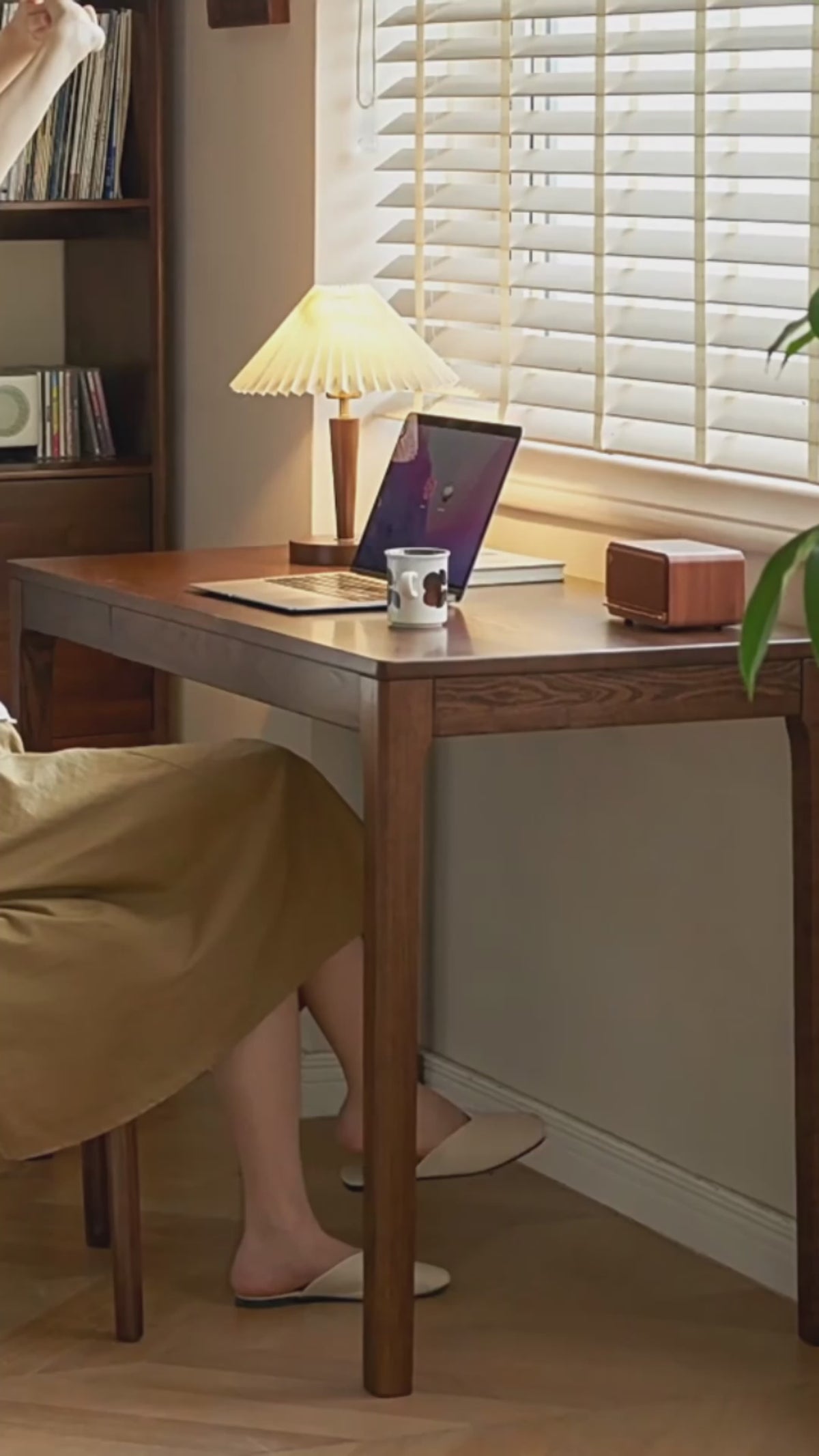 Oak, Beech Solid Wood Walnut Color Office Desk