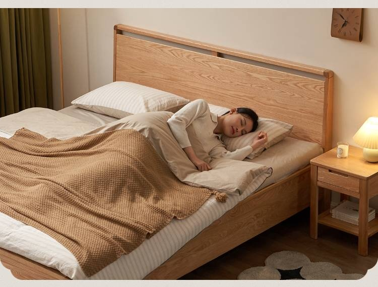 Oak Solid Wood High Box Bed in Modern Minimalist Design