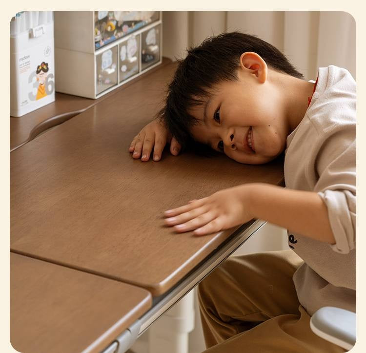 Solid Rubberwood Children s Hand-cranked Height Adjustable Desk