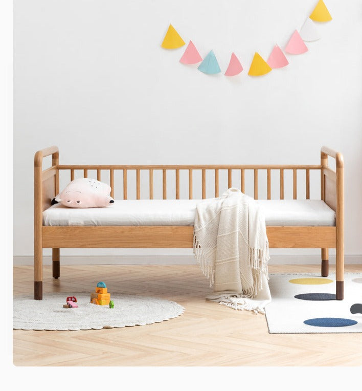 Adjustable 0-15 years old Oak solid wood Toddler bed"